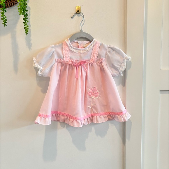 Mayfair Vintage Baby Girl Pink Dress Embroidered Flower Ruffle Lace & Bows - Picture 1 of 12